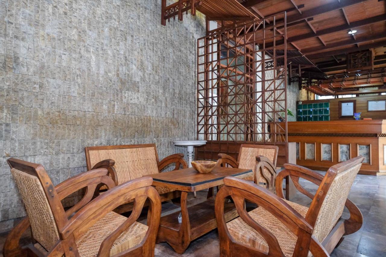 Urbanview Hotel Syariah Wisnugraha By Reddoorz Yogyakarta Exterior foto