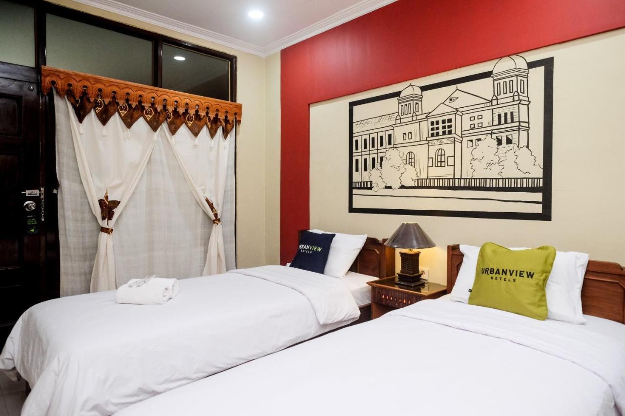 Urbanview Hotel Syariah Wisnugraha By Reddoorz Yogyakarta Exterior foto