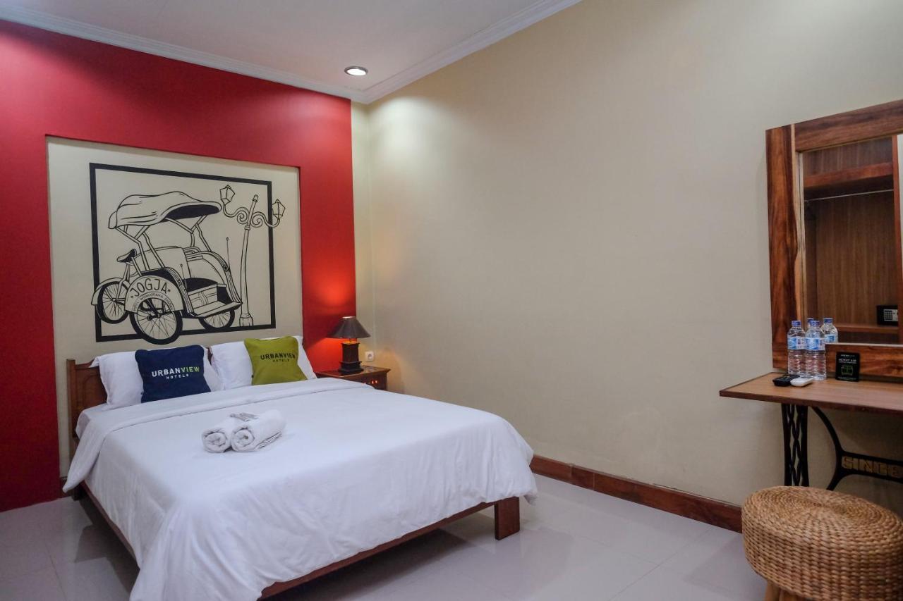 Urbanview Hotel Syariah Wisnugraha By Reddoorz Yogyakarta Exterior foto